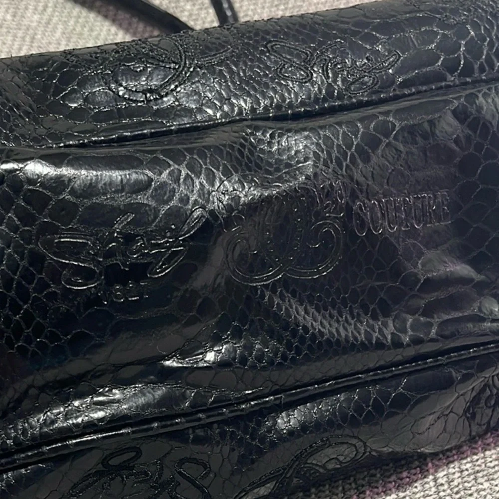 Sharif 1827 Couture Black Shoulder Bag with Glossy Finish and Silver Accents - Picture 11 of 16